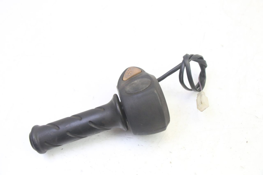 photo de INTERRUPTOR DERECHO PEUGEOT ELYSTAR 50 (2002 - 2014)