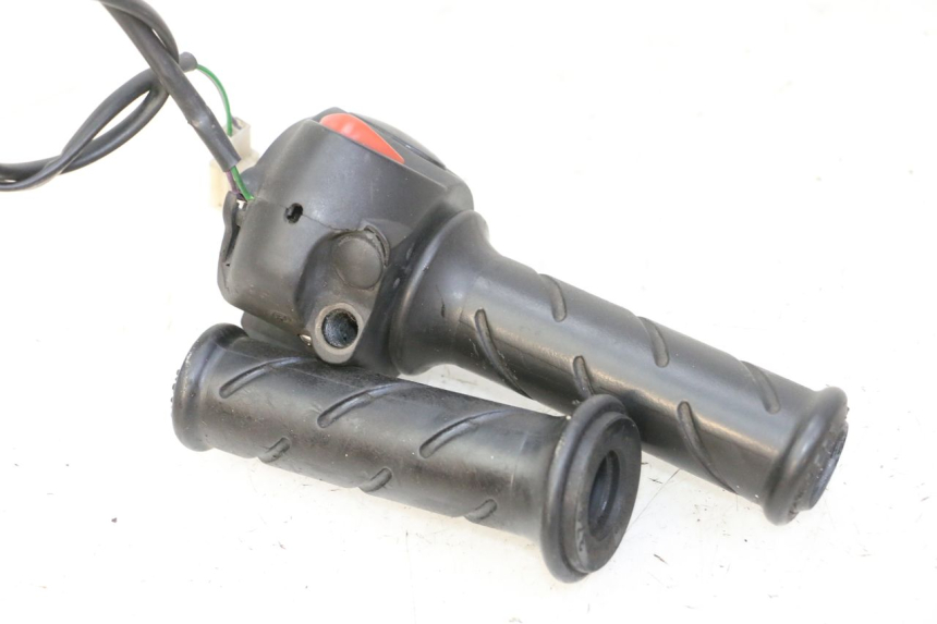 photo de INTERRUPTOR DERECHO PEUGEOT ELYSTAR 50 (2002 - 2014)