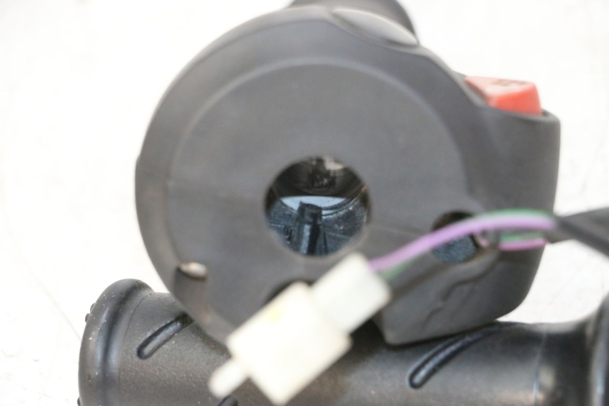 photo de INTERRUPTOR DERECHO PEUGEOT ELYSTAR 50 (2002 - 2014)