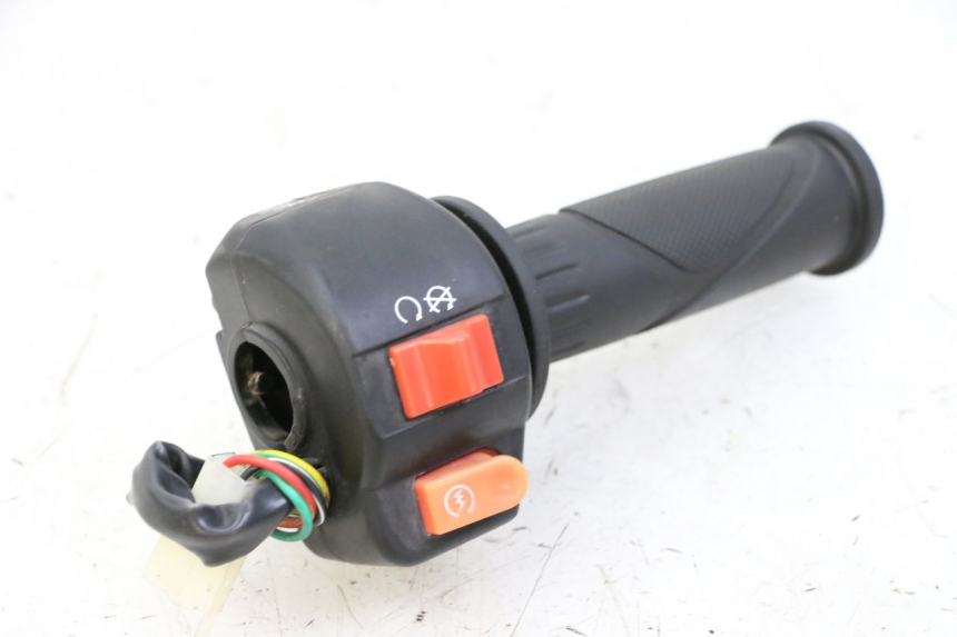 photo de INTERRUPTOR DERECHO JM MOTORS EVOLIS 4T 50 (2018 - 2022)