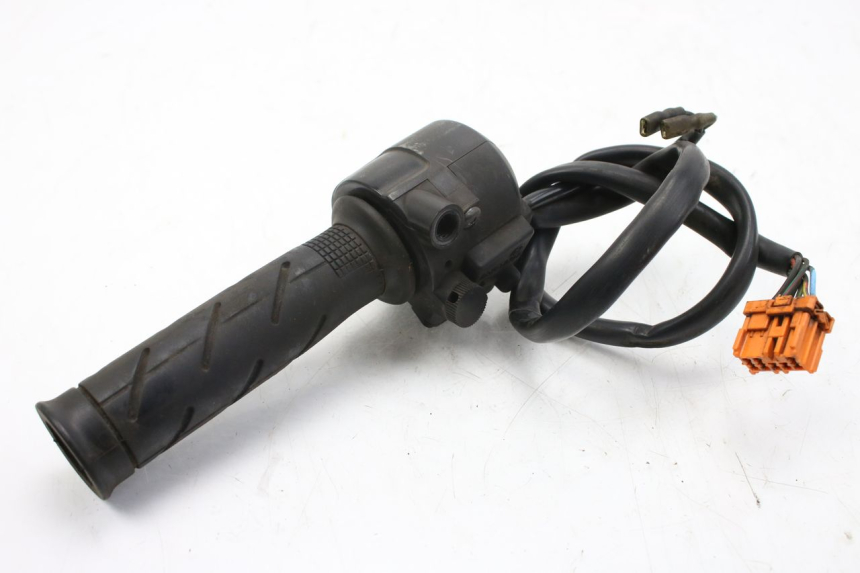 photo de INTERRUPTOR DERECHO HONDA FES S-WING SWING ABS 125 (2007 - 2015)
