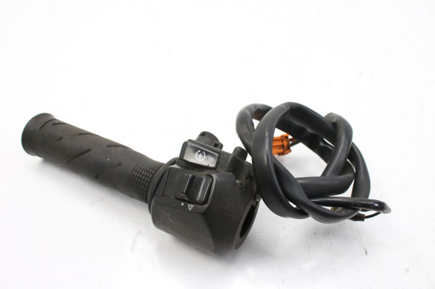 photo de INTERRUPTOR DERECHO HONDA FES S-WING SWING ABS 125 (2007 - 2015)