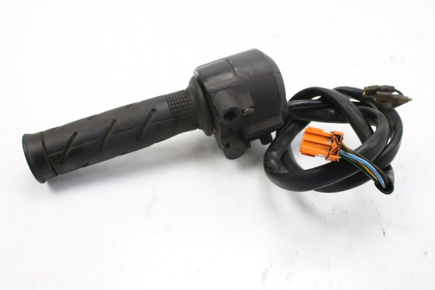 photo de INTERRUPTOR DERECHO HONDA FES S-WING SWING ABS 125 (2007 - 2015)