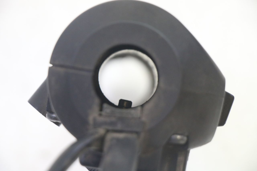 photo de INTERRUPTOR DERECHO HONDA FES S-WING SWING ABS 125 (2007 - 2015)
