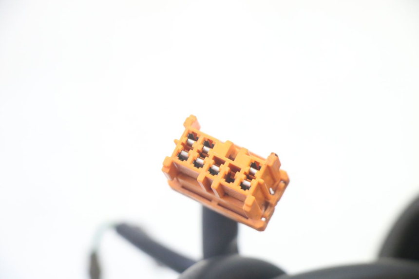 photo de INTERRUPTOR DERECHO HONDA FES S-WING SWING ABS 125 (2007 - 2015)