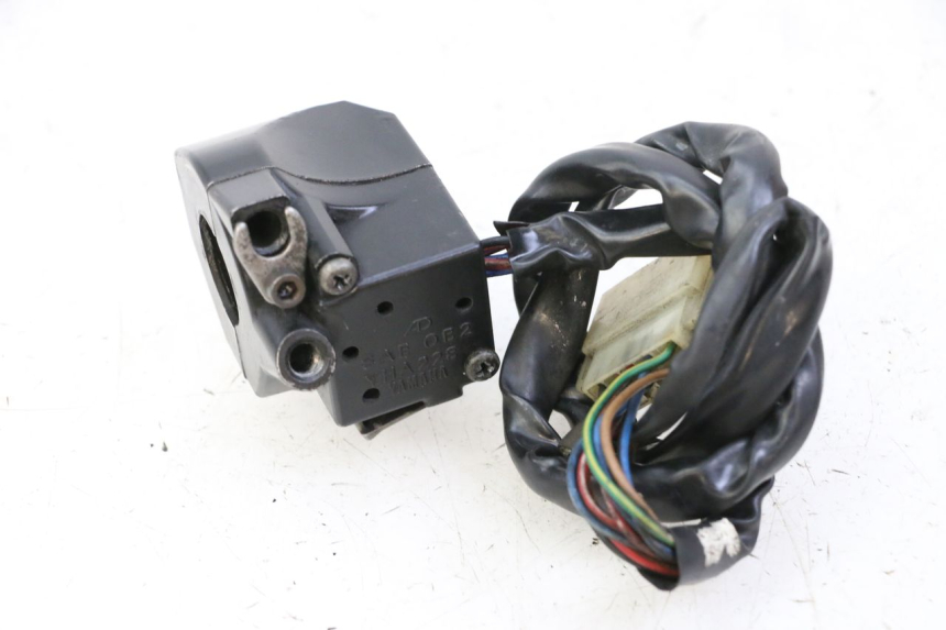 photo de CONMUTADOR DERECHA YAMAHA FJ 36Y 1100 (1984 - 1985)