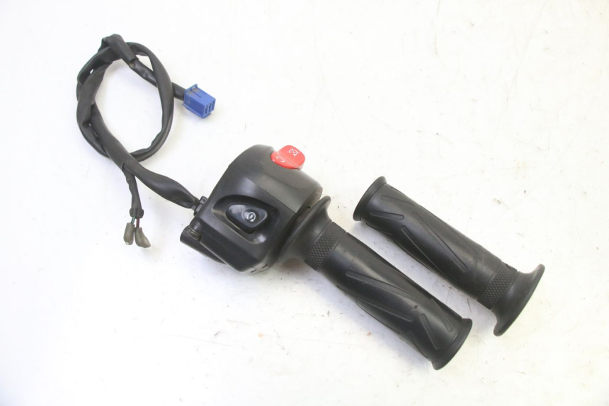 photo de CONMUTADOR DERECHA YAMAHA FZ6 FAZER S2 600 (2007 - 2011)