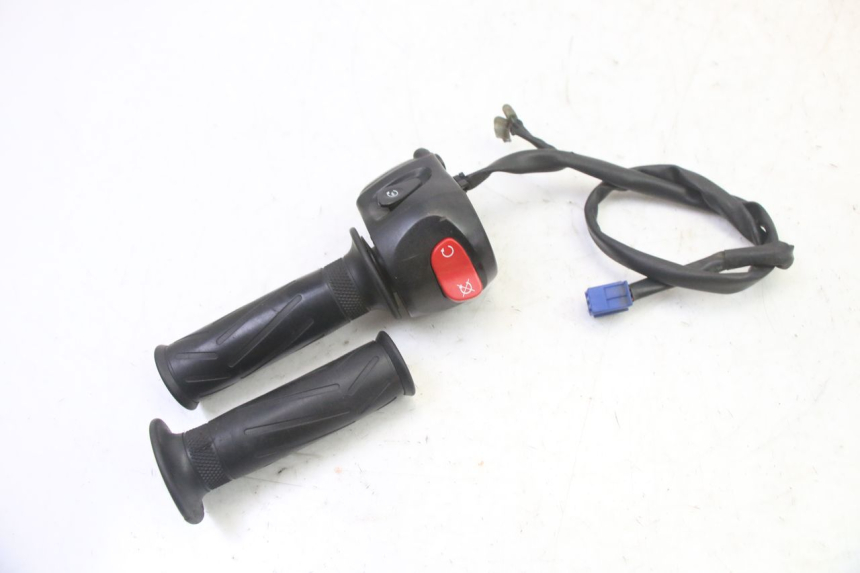 photo de CONMUTADOR DERECHA YAMAHA FZ6 FAZER S2 600 (2007 - 2011)