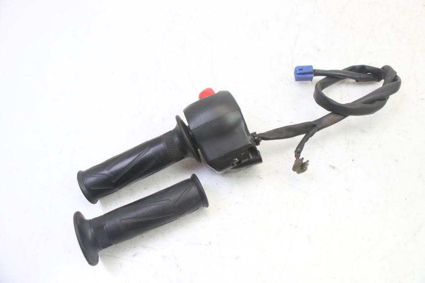 photo de CONMUTADOR DERECHA YAMAHA FZ6 FAZER S2 600 (2007 - 2011)