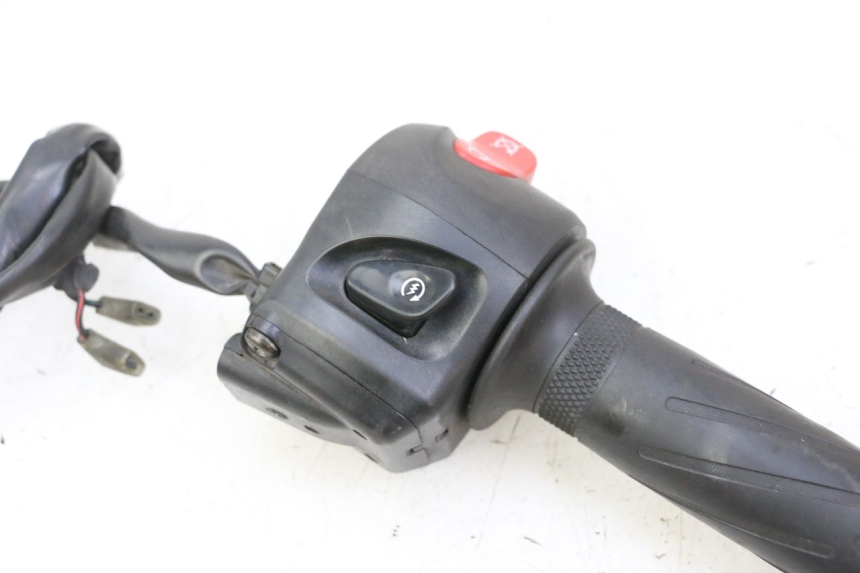 photo de CONMUTADOR DERECHA YAMAHA FZ6 N FAZER 600 (2004 - 2006)