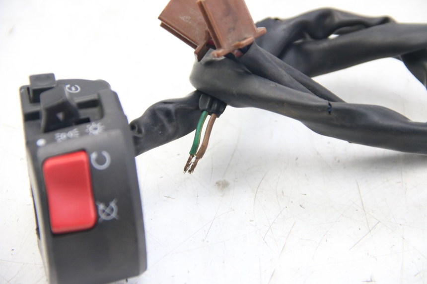 photo de INTERRUPTOR DERECHO YAMAHA FZS FAZER 600 (2001 - 2003)