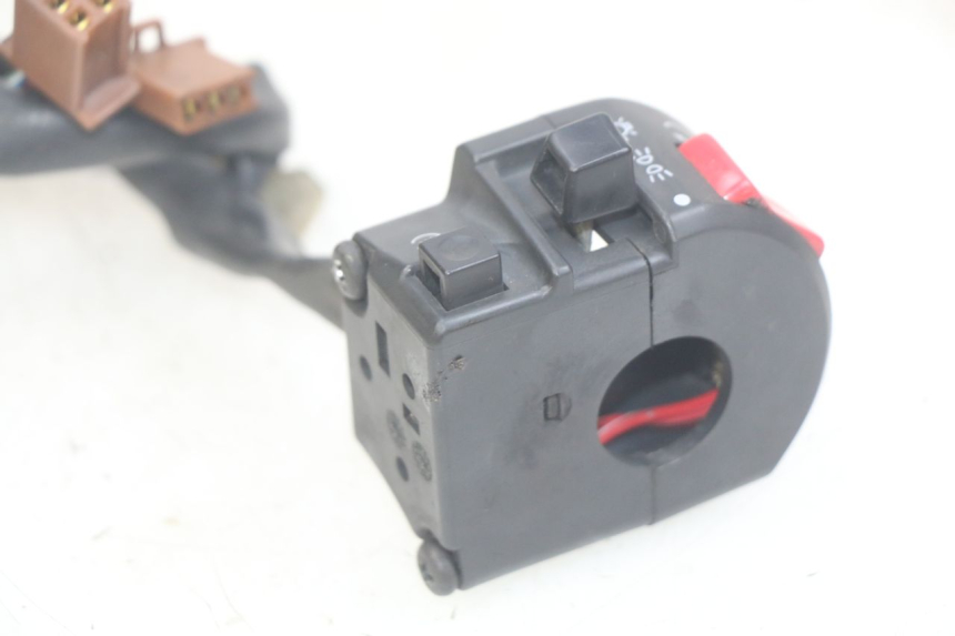photo de INTERRUPTOR DERECHO YAMAHA FZS FAZER 600 (1998 - 2001)