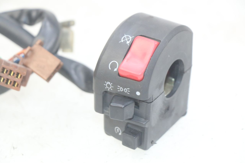 photo de INTERRUPTOR DERECHO YAMAHA FZS FAZER 600 (1998 - 2001)
