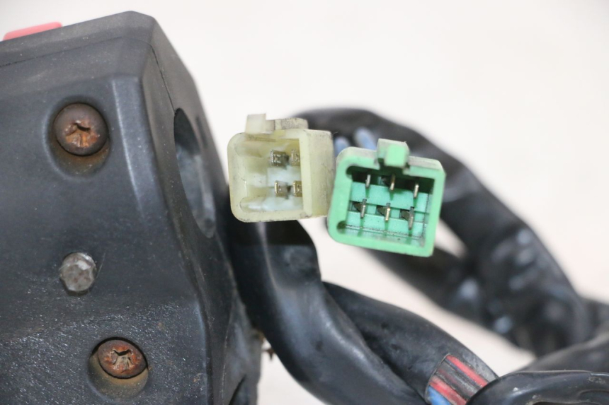 photo de CONMUTADOR DERECHA KAWASAKI GPX R WARBIRD 600 (1988 - 1993) - Detalles de los puntos de fijación