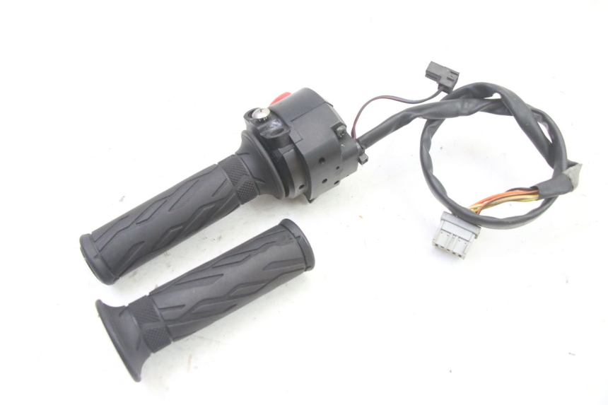 photo de CONMUTADOR DERECHA SUZUKI GSR 750 (2011 - 2017)