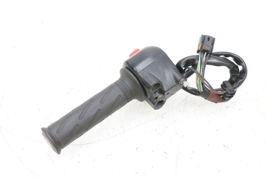 photo de CONMUTADOR DERECHA SUZUKI GSXR GSX-R 1000 (2003 - 2004) - Estado de la superficie y material