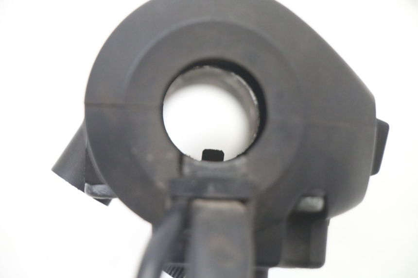 photo de INTERRUPTOR DERECHO HONDA FES S-WING SWING ABS 125 (2007 - 2015)