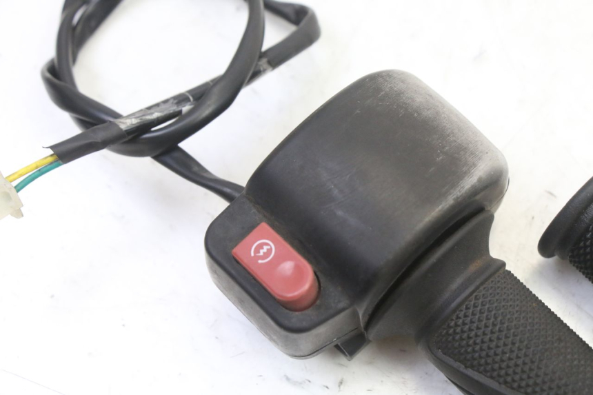 photo de INTERRUPTOR DERECHO SYM JET 14 4T 50 (2018 - 2022)