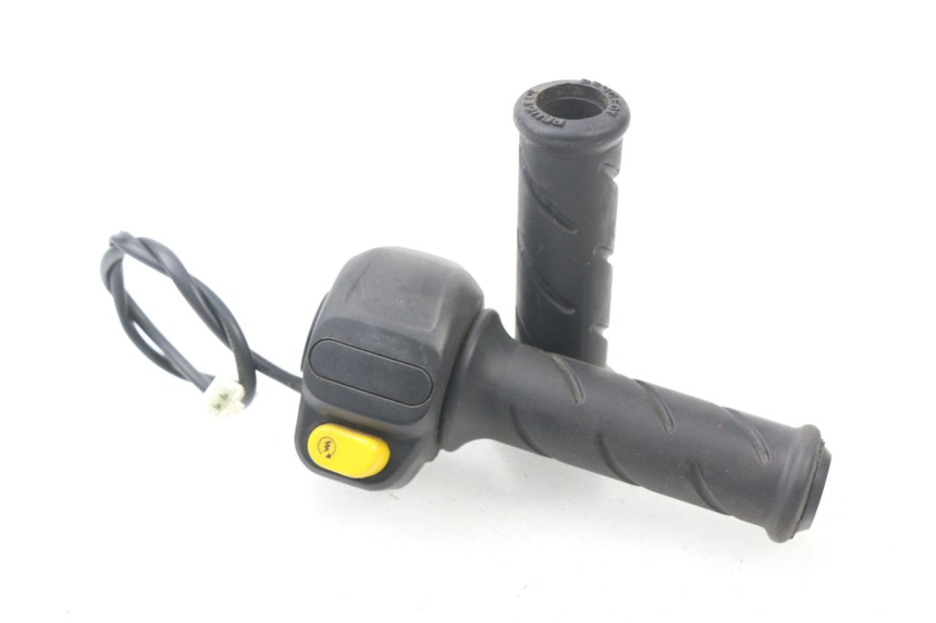 photo de CONMUTADOR DERECHA PEUGEOT JET FORCE CARBU 50 (2003 - 2016)