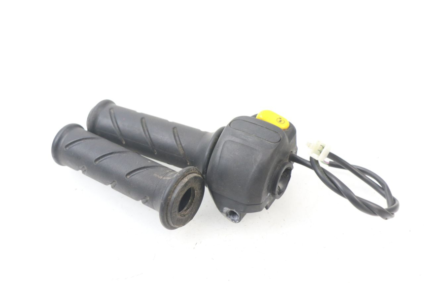 photo de CONMUTADOR DERECHA PEUGEOT JET FORCE CARBU 50 (2003 - 2016)