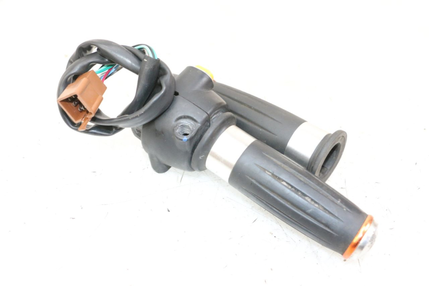 photo de INTERRUPTOR DERECHO JM MOTORS MIA 50 (2017 - 2020)