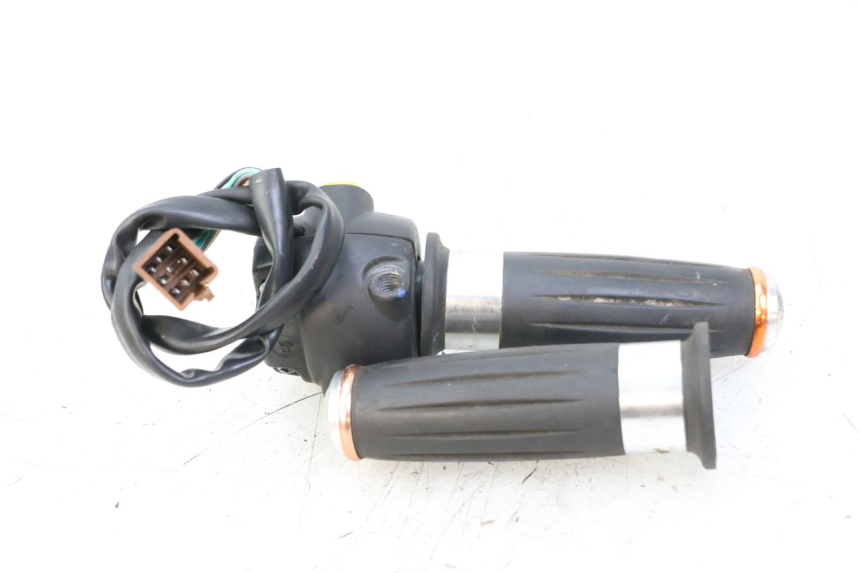 photo de INTERRUPTOR DERECHO JM MOTORS MIA 50 (2017 - 2020)