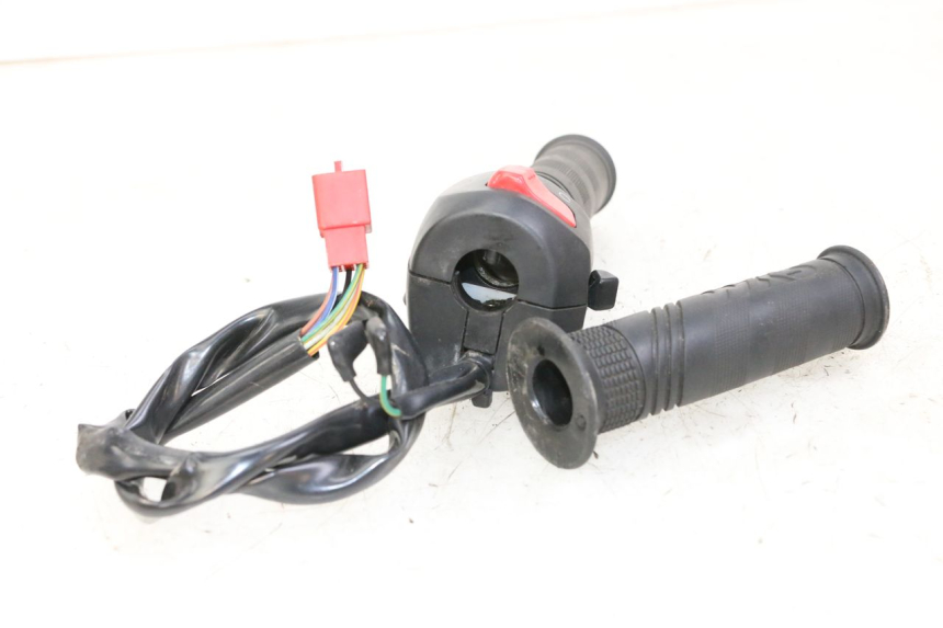 photo de CONMUTADOR DERECHA SYM JOYMAX 125 (2010 - 2017)