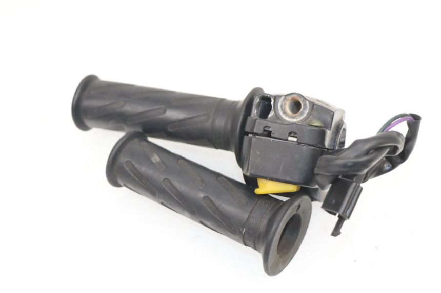 photo de INTERRUPTOR DERECHO PEUGEOT KISBEE 2T 50 (2010 - 2017)