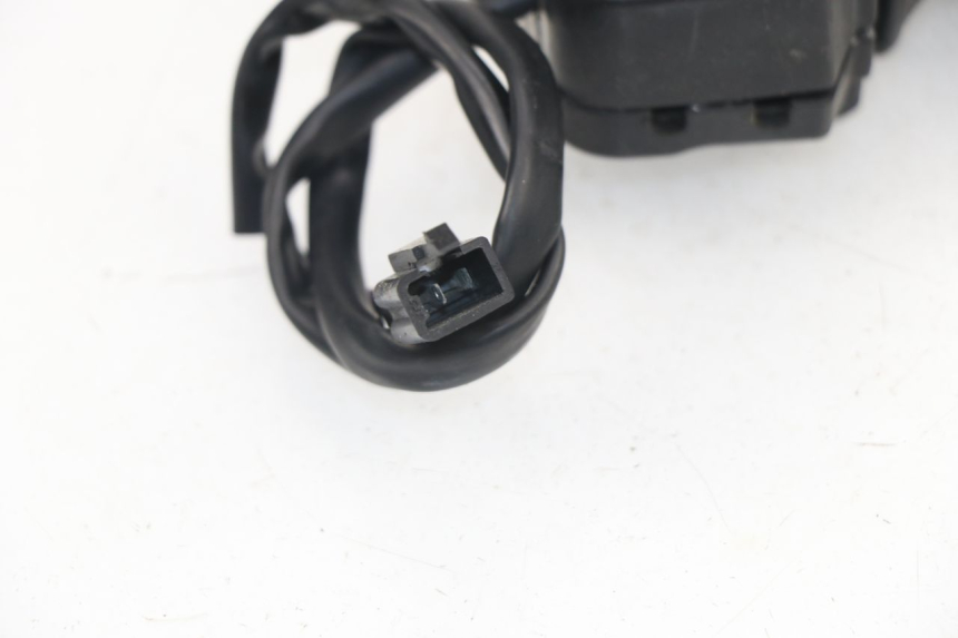 photo de INTERRUPTOR DERECHO PEUGEOT KISBEE 2T 50 (2010 - 2017)