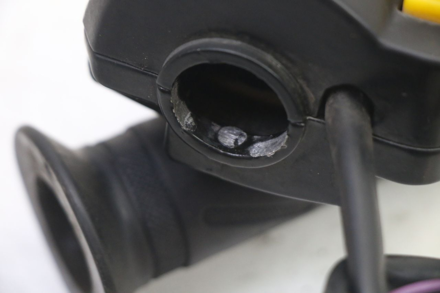 photo de INTERRUPTOR DERECHO PEUGEOT KISBEE 2T 50 (2010 - 2017)