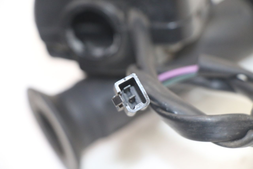 photo de INTERRUPTOR DERECHO PEUGEOT KISBEE 2T 50 (2010 - 2017)