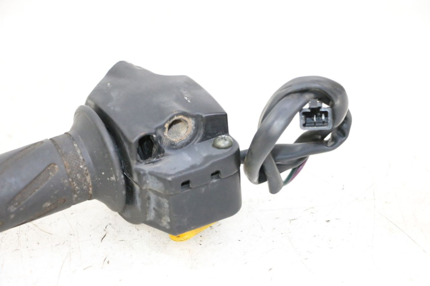 photo de INTERRUPTOR DERECHO PEUGEOT KISBEE 2T 50 (2010 - 2017)