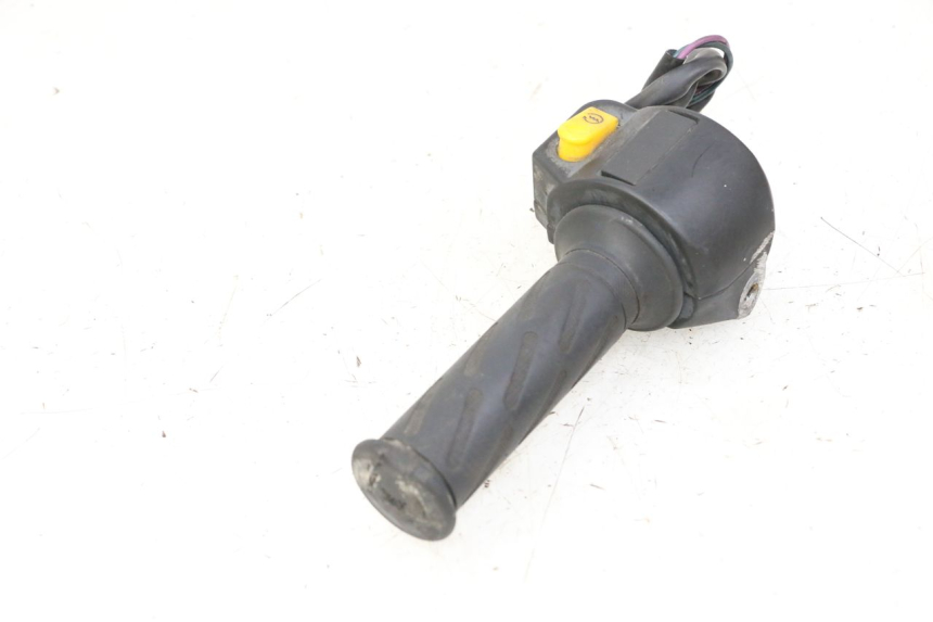 photo de INTERRUPTOR DERECHO PEUGEOT KISBEE 2T 50 (2010 - 2017)