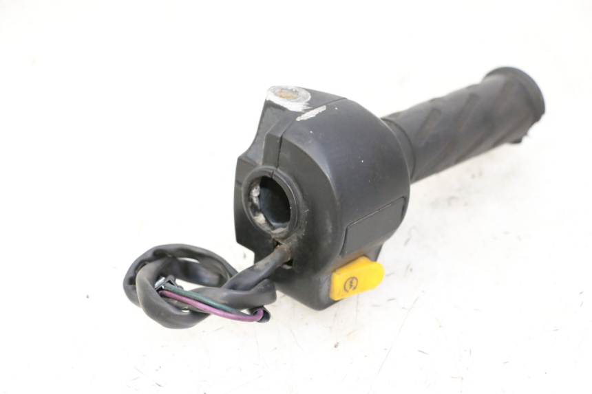 photo de INTERRUPTOR DERECHO PEUGEOT KISBEE 2T 50 (2010 - 2017)