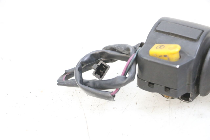 photo de INTERRUPTOR DERECHO PEUGEOT KISBEE 4T 50 (2010 - 2017) - Zoom estado de uso
