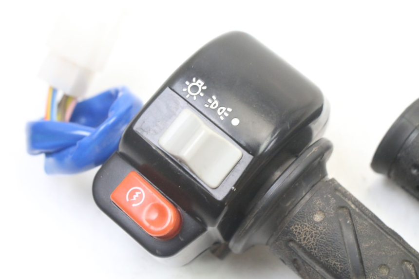 photo de INTERRUPTOR DERECHO KYMCO AGILITY 4T 50 (2005 - 2018)