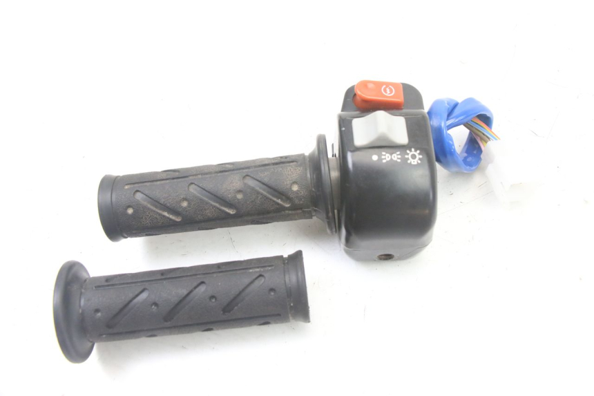 photo de INTERRUPTOR DERECHO KYMCO AGILITY 4T 50 (2005 - 2018)