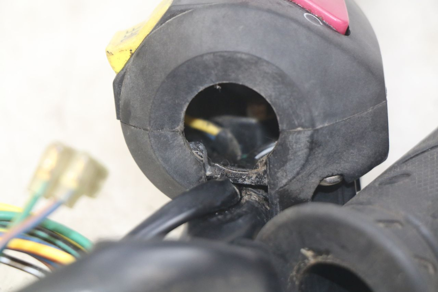 photo de INTERRUPTOR DERECHO KYMCO DOWNTOWN ABS 125 (2015 - 2017)