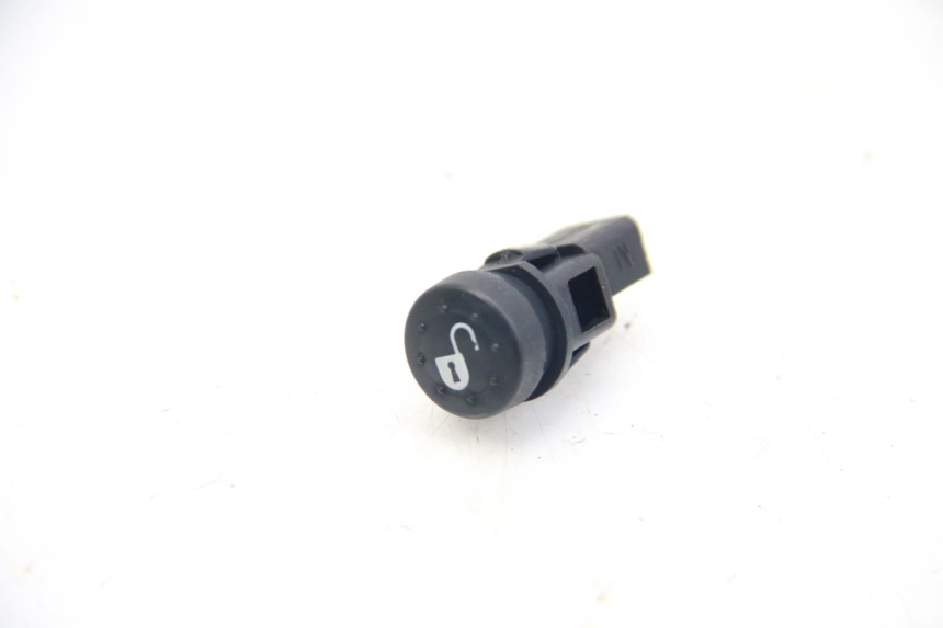 photo de INTERRUPTOR DERECHO PIAGGIO LIBERTY IGET 4T 50 (2015 - 2020)