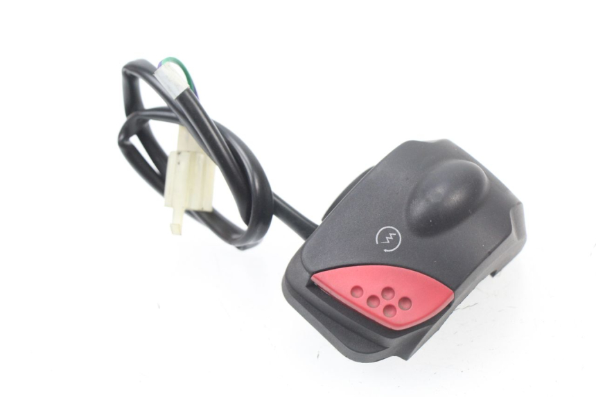 photo de INTERRUPTOR DERECHO PEUGEOT LUDIX 50 (2005 - 2007)