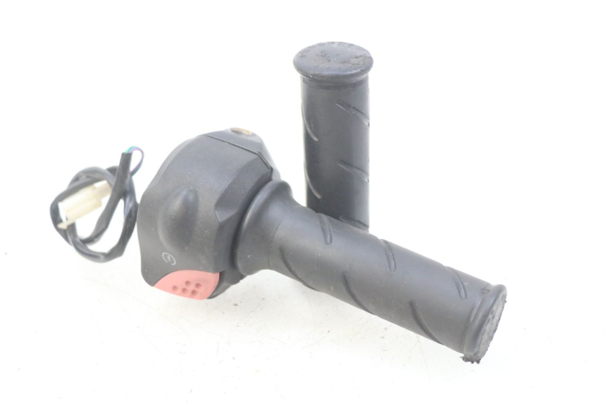 photo de INTERRUPTOR DERECHO PEUGEOT LUDIX 50 (2008 - 2017)