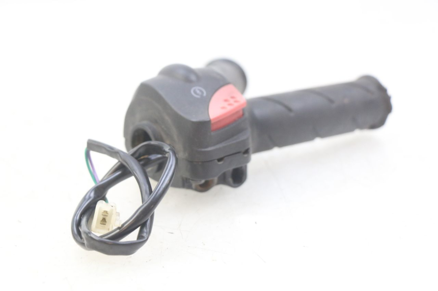 photo de INTERRUPTOR DERECHO PEUGEOT LUDIX 50 (2008 - 2017)