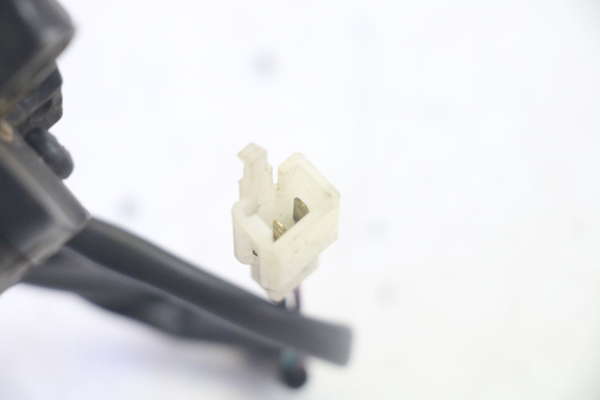 photo de INTERRUPTOR DERECHO PEUGEOT LUDIX 50 (2008 - 2017) - Estado de la superficie y material