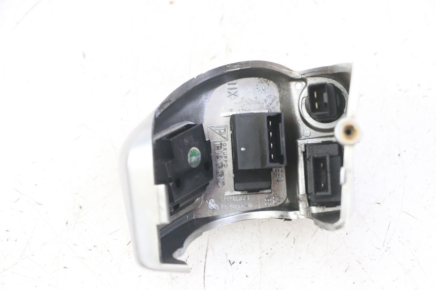 photo de CONMUTADOR DERECHA PIAGGIO MP3 LT 400 (2007 - 2012)