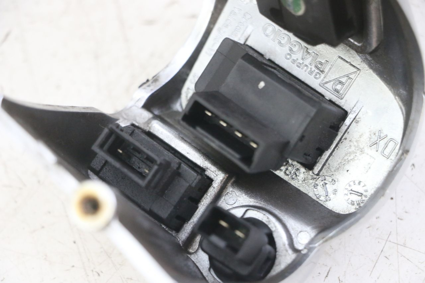 photo de CONMUTADOR DERECHA PIAGGIO MP3 LT 400 (2007 - 2012)