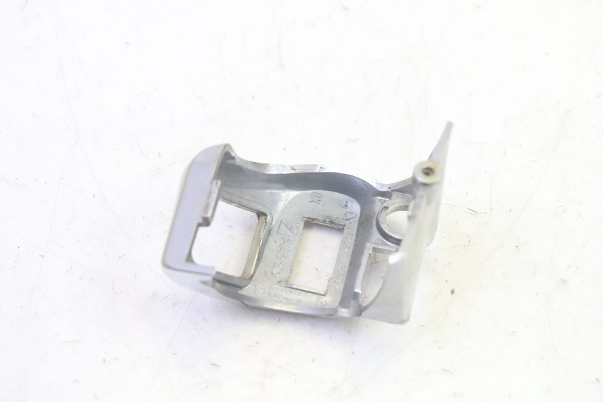 photo de CONMUTADOR DERECHA PIAGGIO MP3 RL 250 (2007 - 2010) - Primer plano técnico