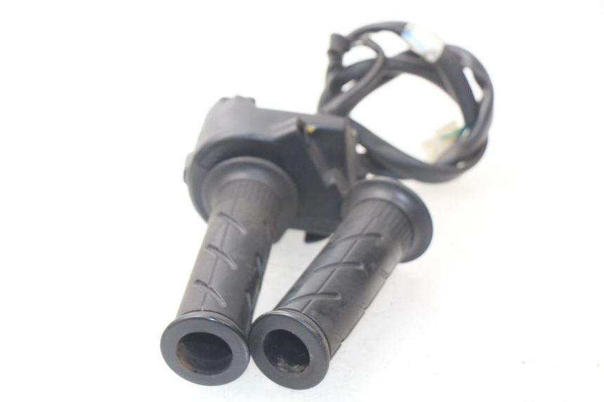 photo de INTERRUPTOR DERECHO HONDA PCX (JF47) 125 (2012 - 2013)