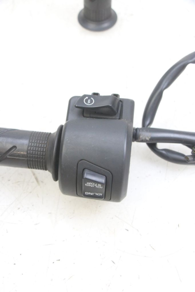 photo de INTERRUPTOR DERECHO HONDA PCX (JF47) 125 (2012 - 2013)