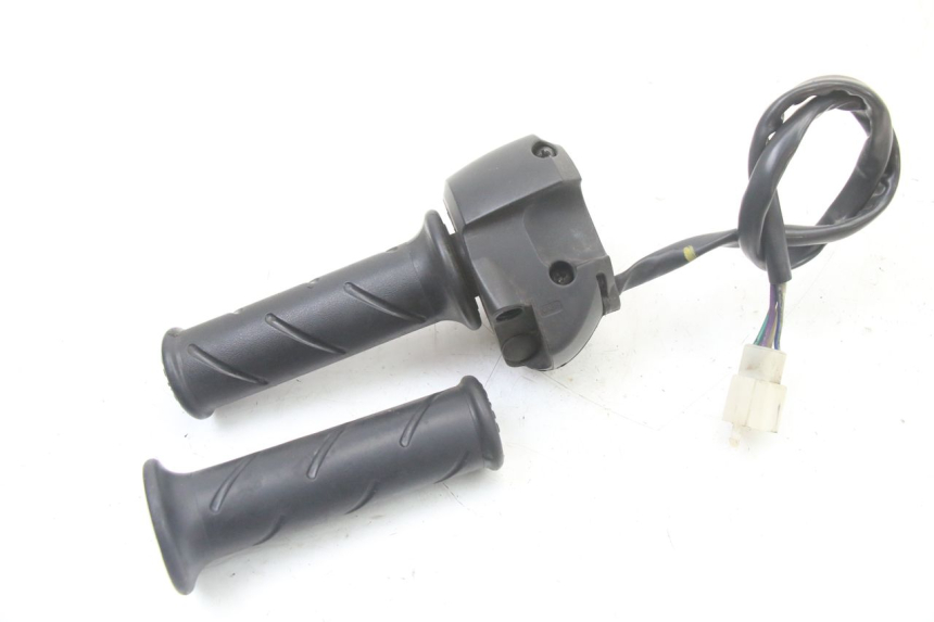 photo de INTERRUPTOR DERECHO PEUGEOT CITYSTAR 125 (2011 - 2017)