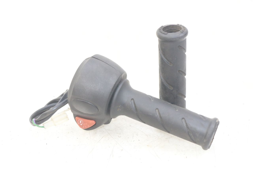 photo de INTERRUPTOR DERECHO PEUGEOT CITYSTAR 2T 50 (2018 - 2021)
